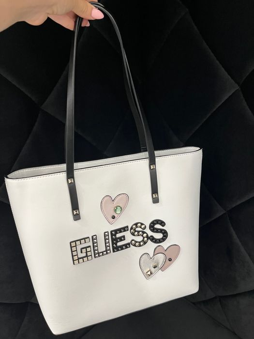 Бяла чанта Guess