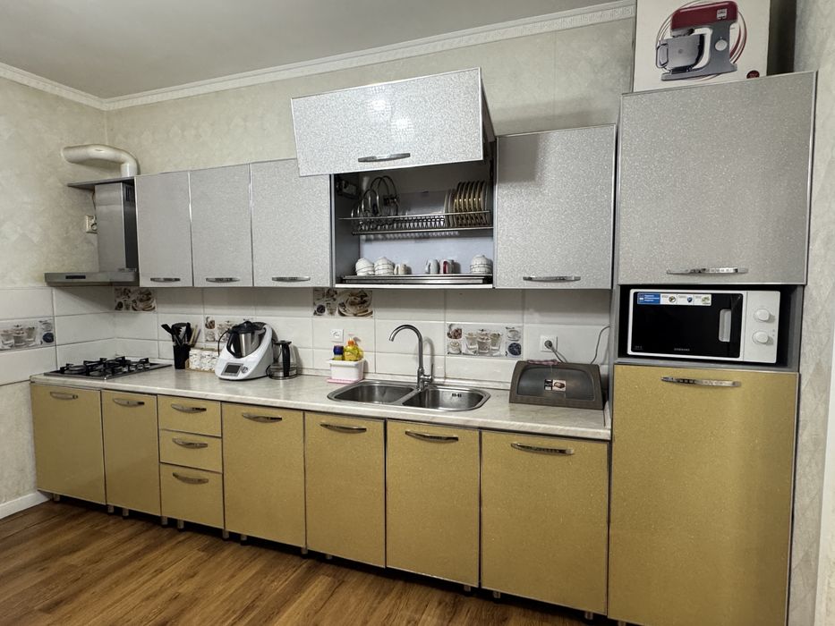 Кухонная мебель)