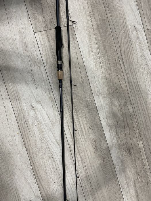Combo mulinetă Daiwa Legalis Lt3000-C, lansetă Azaki Spin 7'0+articole