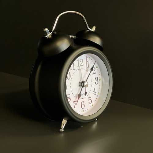 РЕТРО будилник МЕТАЛЕН настолен часовник аларма за събуждане часовници
