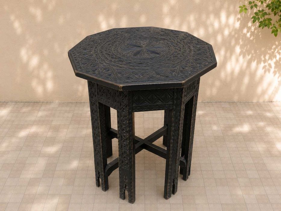 Set mobilier sculptat manual în stil neo-românesc / tradițional românesc