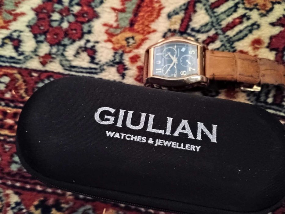 продавам часовник Bulova  - с розово златно покритие
