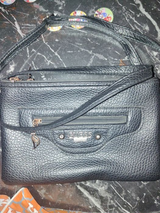 Продаётся сумка Guess