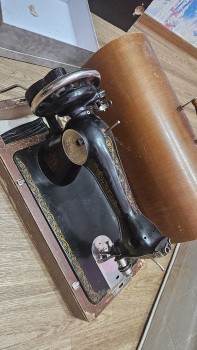 Продам швейную машинку