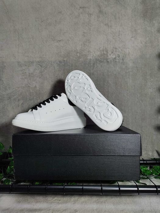 Alexander McQueen marimea 37 (fit 38)