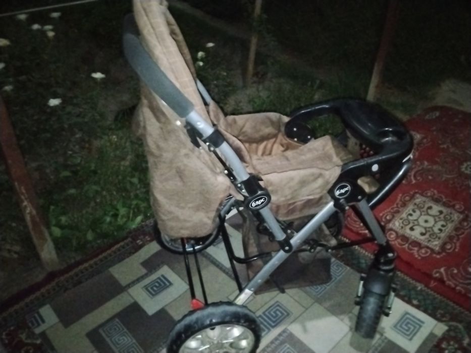 Коляска новая + подарок
