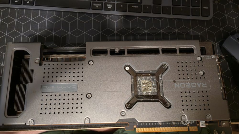 Placa Video RX 7800XT Saphire Nitro+