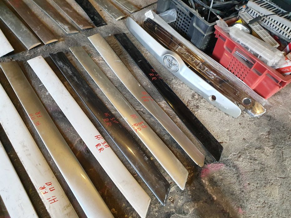 Молдинги Highlander 2002