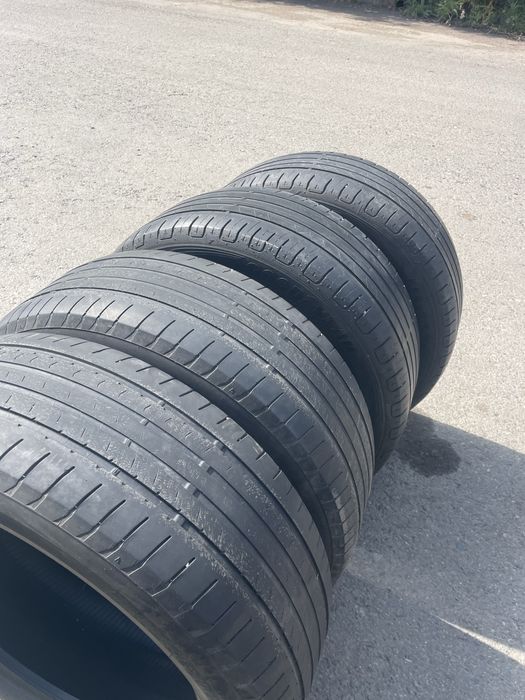 Продам резину 215/55/17