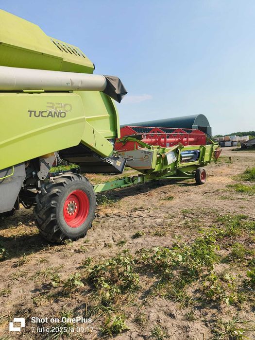 De vanzare combina de recoltat CLAAS Tucano 320