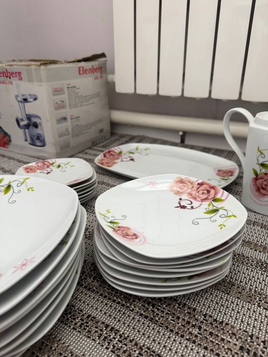 Набор посуды тарелки