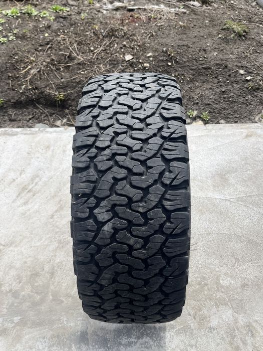 Продам шины 285/60 r18 на TLC