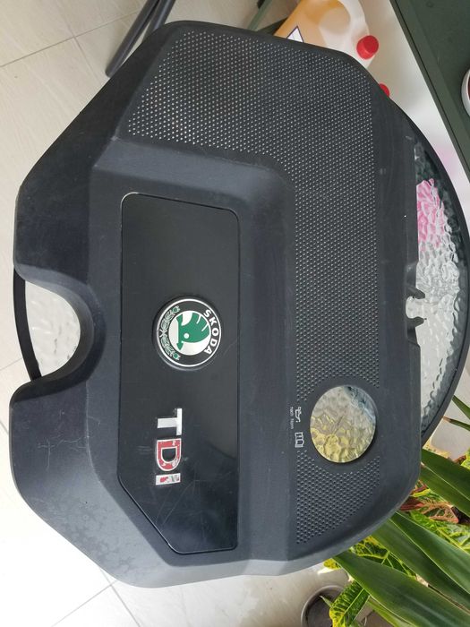 Декоративен капак за двигател Шкода Skoda