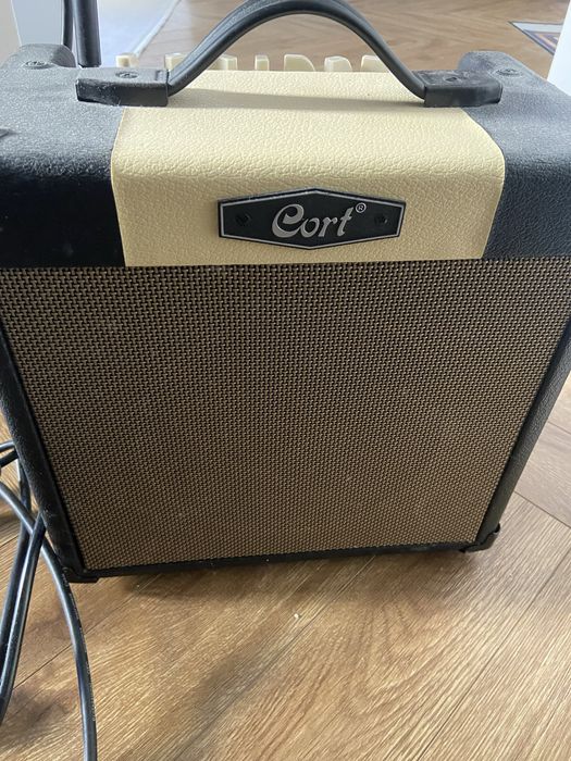 Электрогитара Squier Fender Stratocaster Комбоусилитель Cort