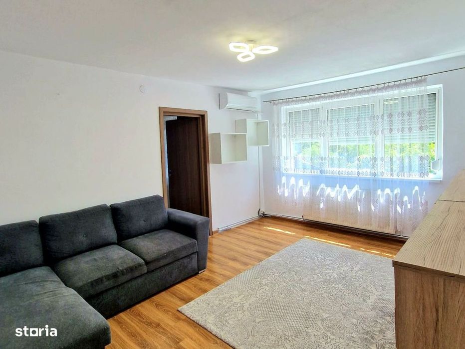 Apartament 3 camere, renovat, centrală proprie, etaj intermediar