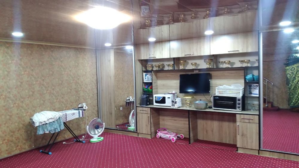 Qarshi shahar markazida 2 xonali uy