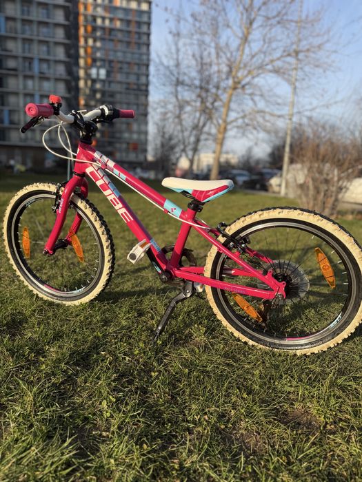 Bicicleta copii fete Cube 20 roz alb Shimano