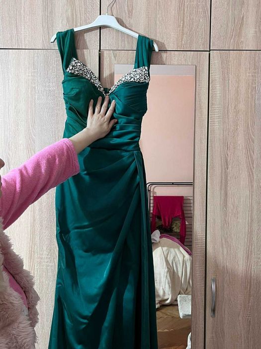 Абитуриентска рокля