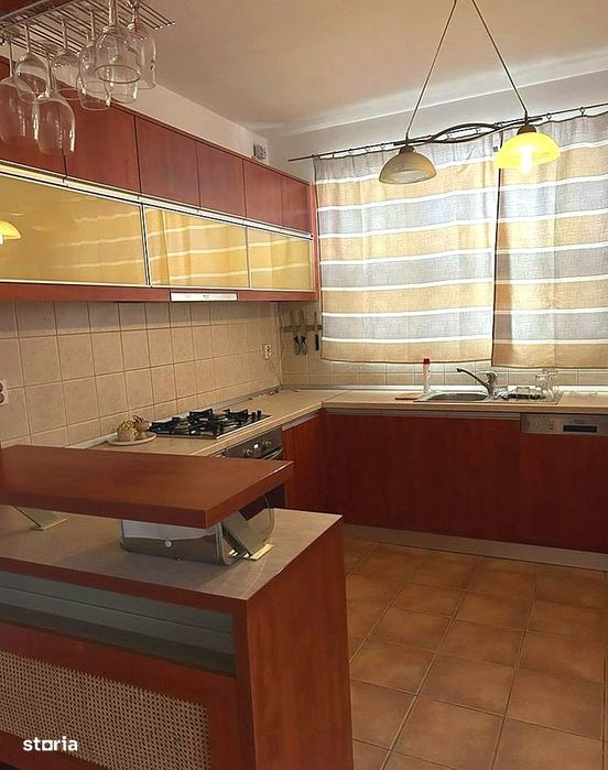 Vila 300 mp | 8 Camere | Ideala Birouri, Clinica sau Afterschool | Tei