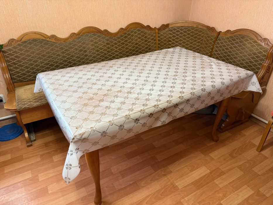 Продам кухонный стол