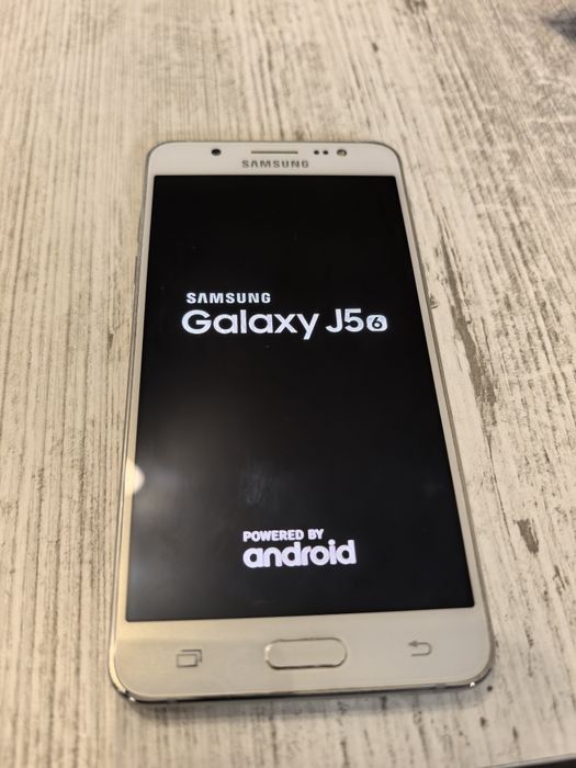Samsung  j5 2016 като нов