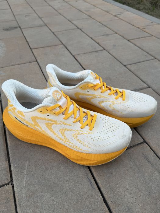 Кроссовки для бега