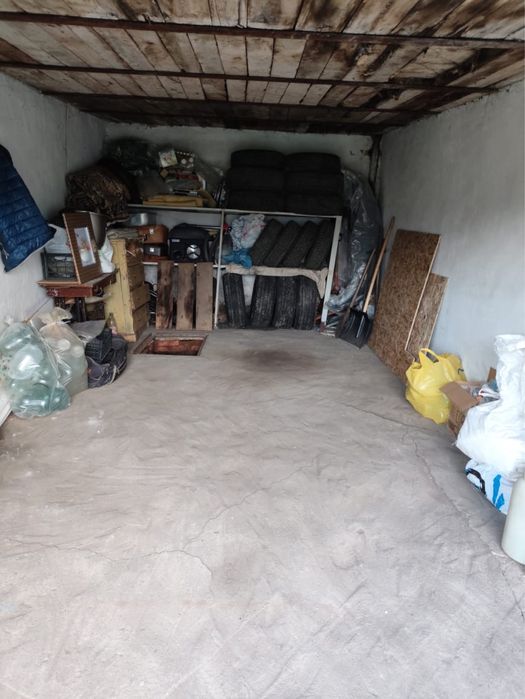 Гараж на 7 районе.