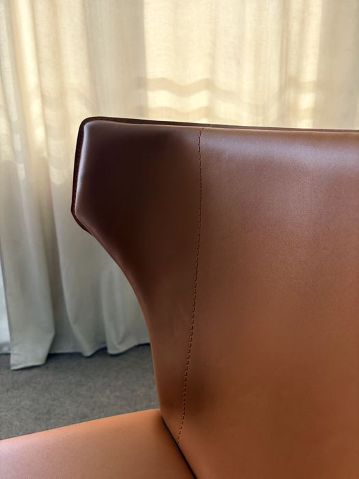 Стул серый и оранжевый