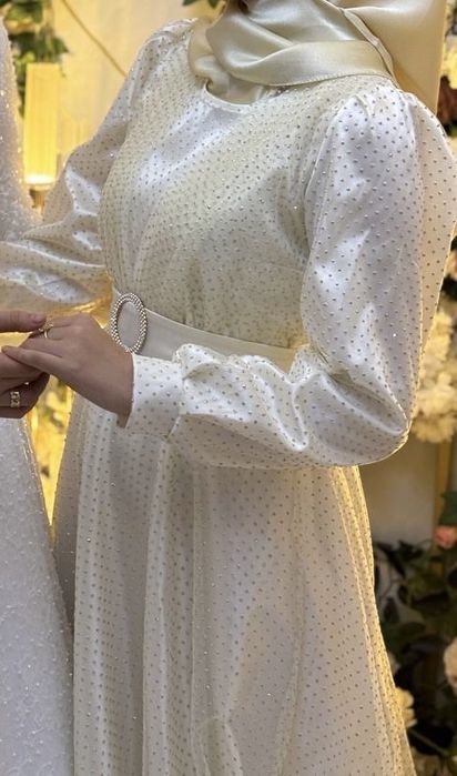 Vecherniy koʻylak sotiladi