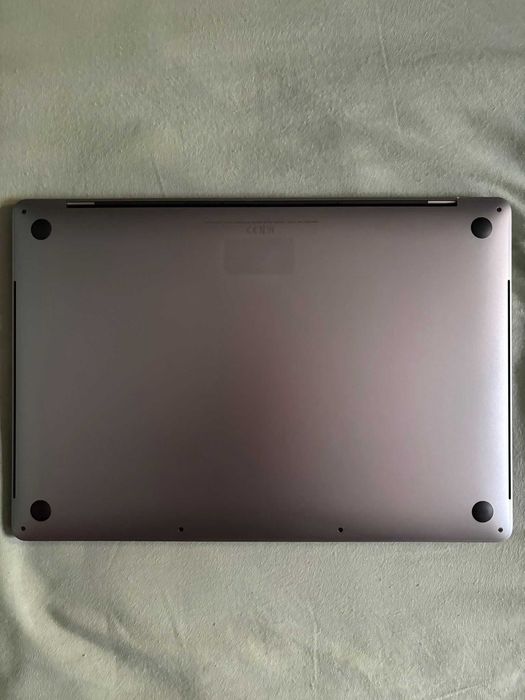 MacBook Pro 16 inch - i7 - 16GB RAM - 512GB SSD - Factură