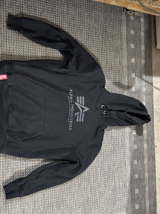 Свичер на alpha industries в идеално състояние