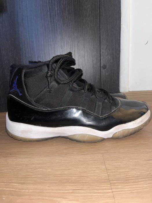 Jordan 11 Space Jam ( fac schimb cu ugg)