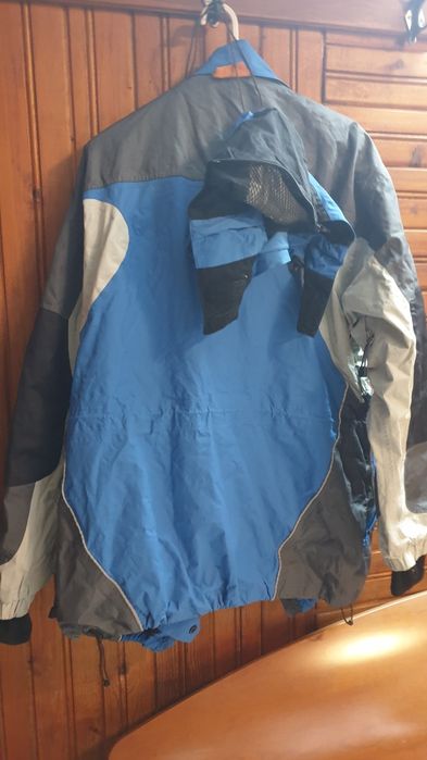 Яке за ски в синьо и сиво.Размер L