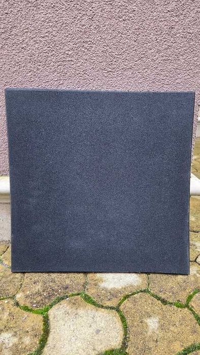 Настилка за фитнес 500х500х20мм (2см дебелина)