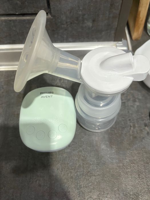 Philips Avent електрическа помпа за кърма +подарък протектори за зърна