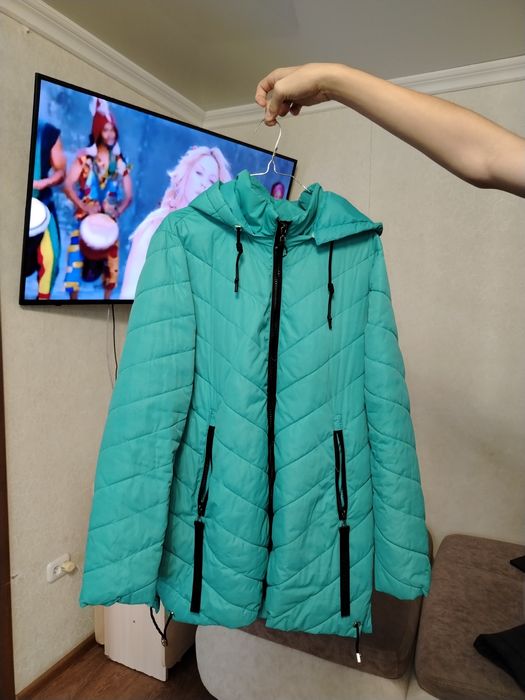 Продам куртки весна)