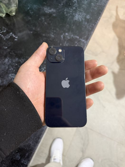Iphone 13 albastru