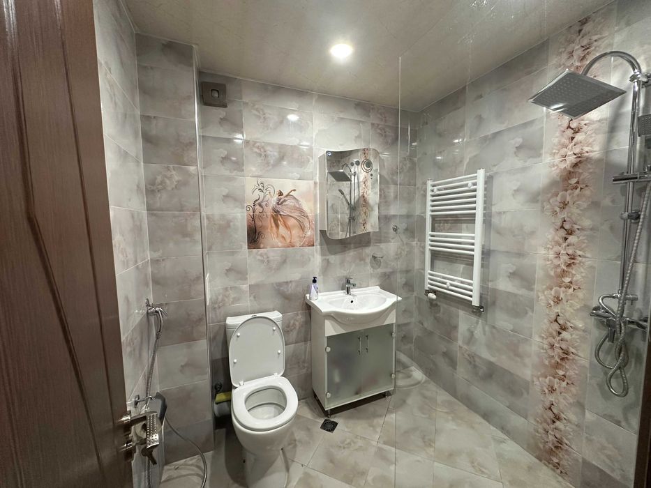 Дава се под наем Тристаен апартамент в Стара Загора, Център - 90 кв.м за 510 € - Снимка #11