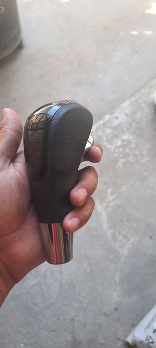 Продам ручку скорости от жентры состояние новое с аквапринтом даймонд.