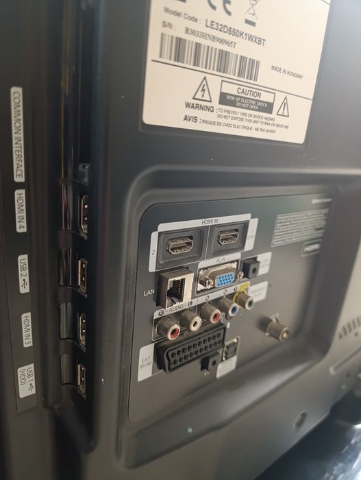 TV LCD Samsung 32"(80 cm) 81.2 cm,LE32D550