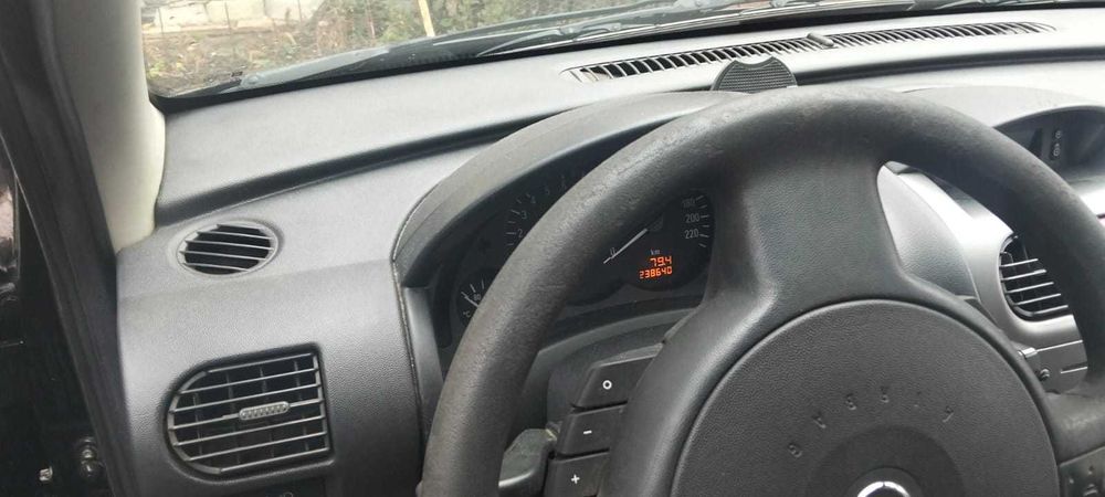 Vînd Opel corsa c
