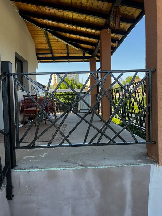 Balustrade, porți și confecții metalice la comandă