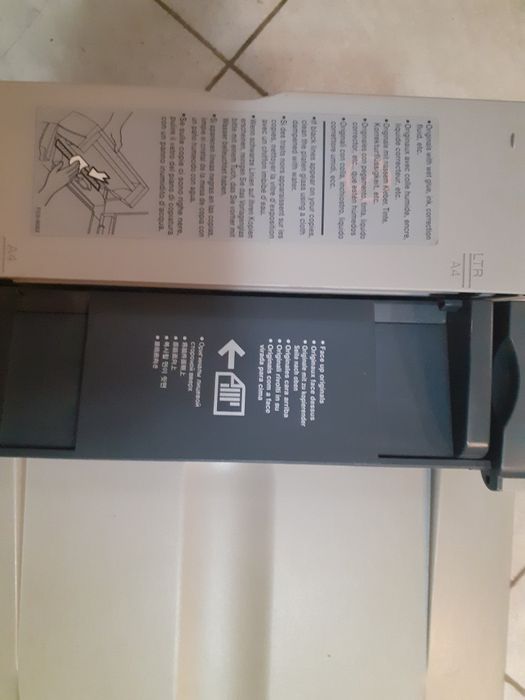 Лазарен принтер,скенер,копир,не работи,за ремонт и части,без кабел