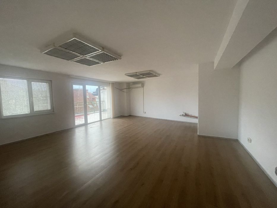 Продавам четиристаен апартамент,ТОП център,Русе