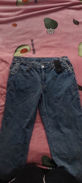 Pantaloni cu lanțuri ( Baggy jeans with chains)