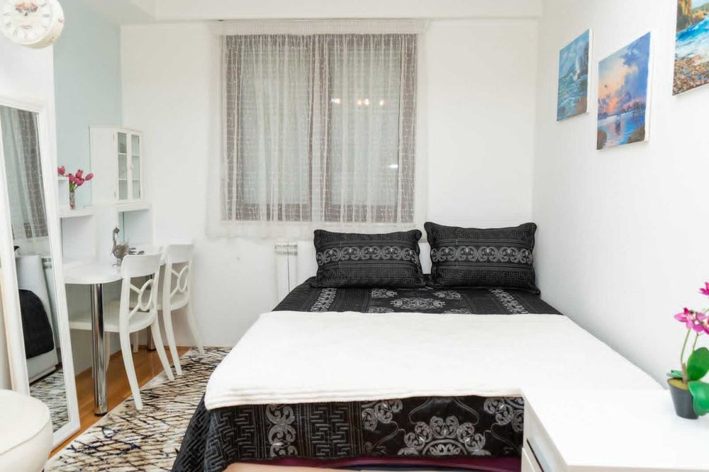 Продава се Тристаен апартамент в София, Център - 95 кв.м за 2632 €/кв.м - Снимка #1