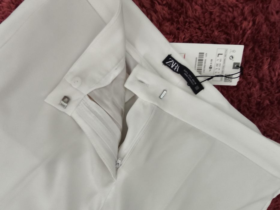 Pantaloni albi Zara mărimea L