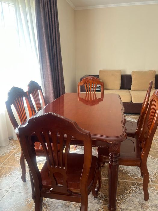 Стол со стульями производства Малайзии