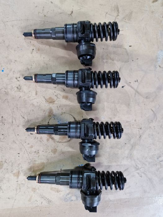 Injectoare VW 1.9 BLS cod 038130073BN CS