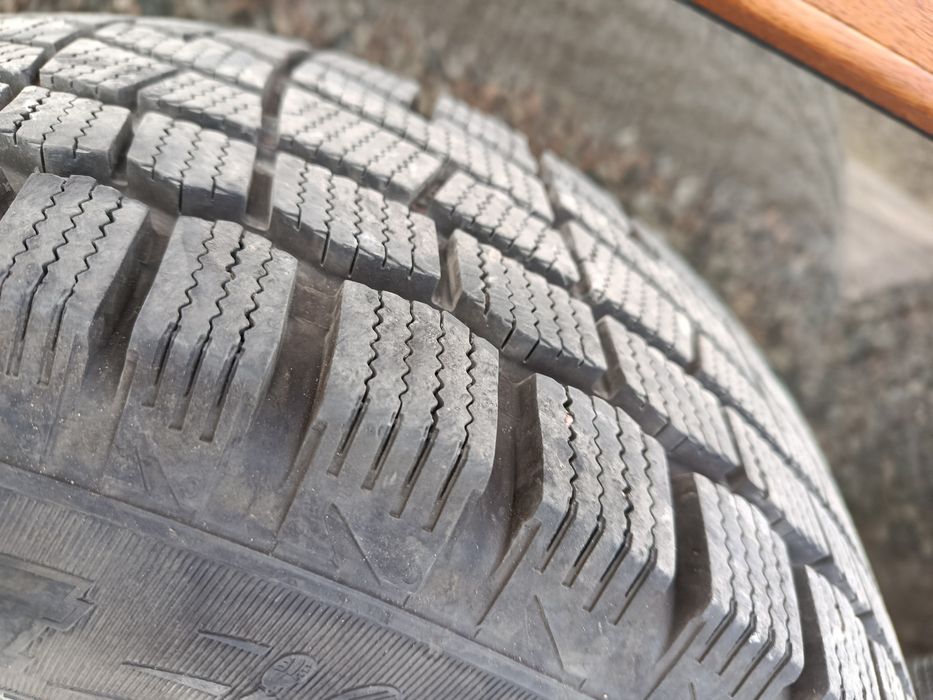 Продам зимнию резину с дисками